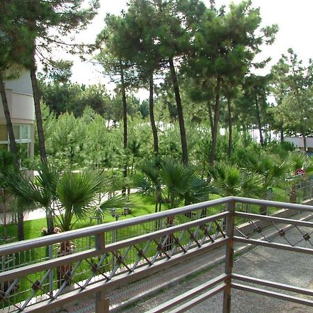 Hotel Dollari Kryemëdhej Buitenkant foto