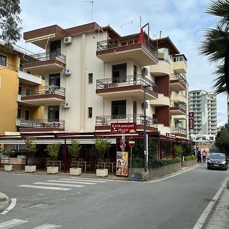 Hotel Dollari Kryemëdhej Buitenkant foto